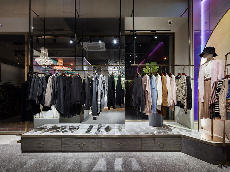 杭州《左右》女裝店裝修設(shè)計(jì)案例